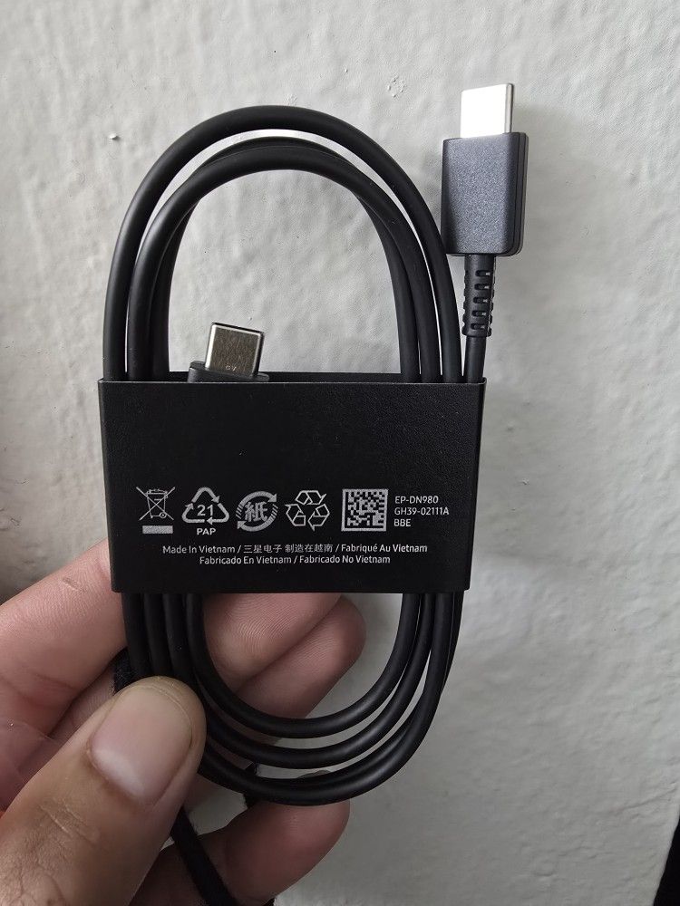 original brand new Samsung cable type C