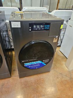 Samsung bespoke washer and dryer in one combination unit Ventless and runs on 110 regular plug