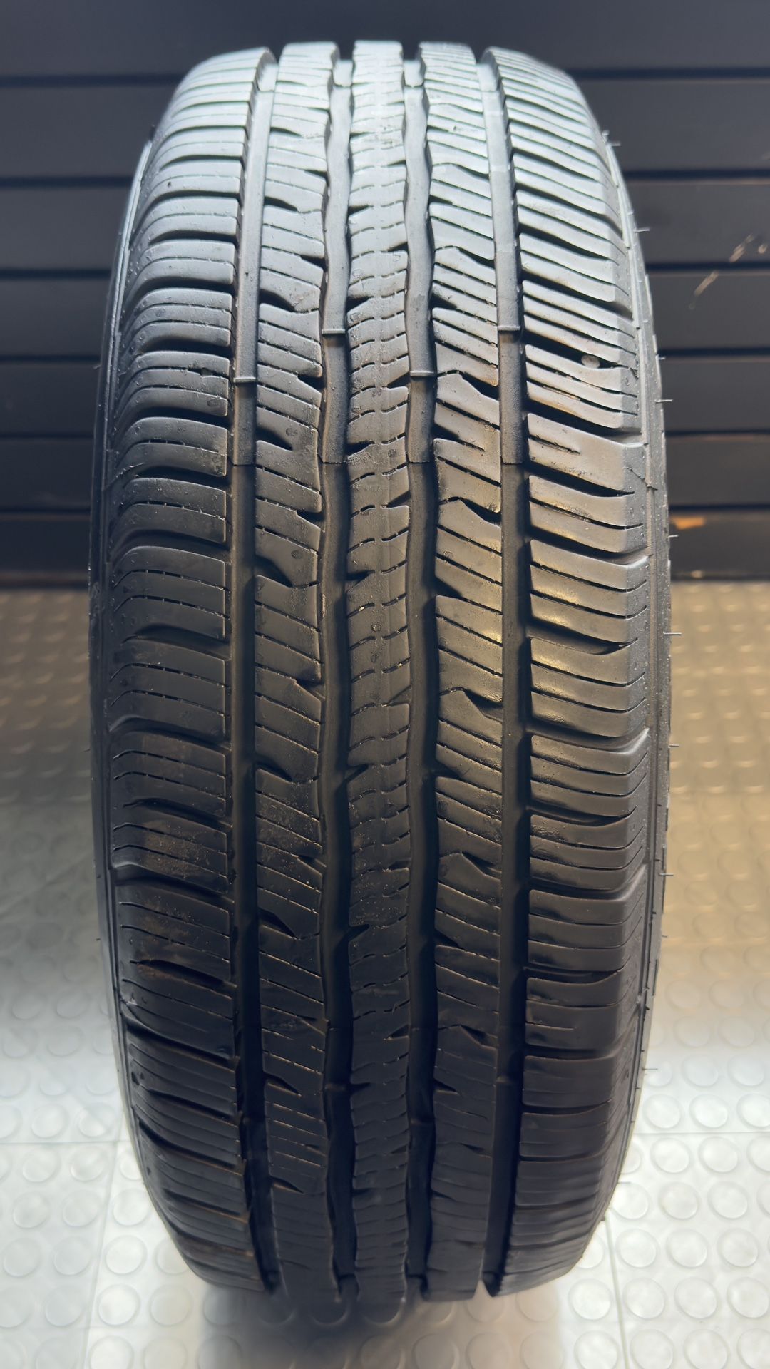 #320 One LikeNew Tire BfGoodrich 205/60/15 91H