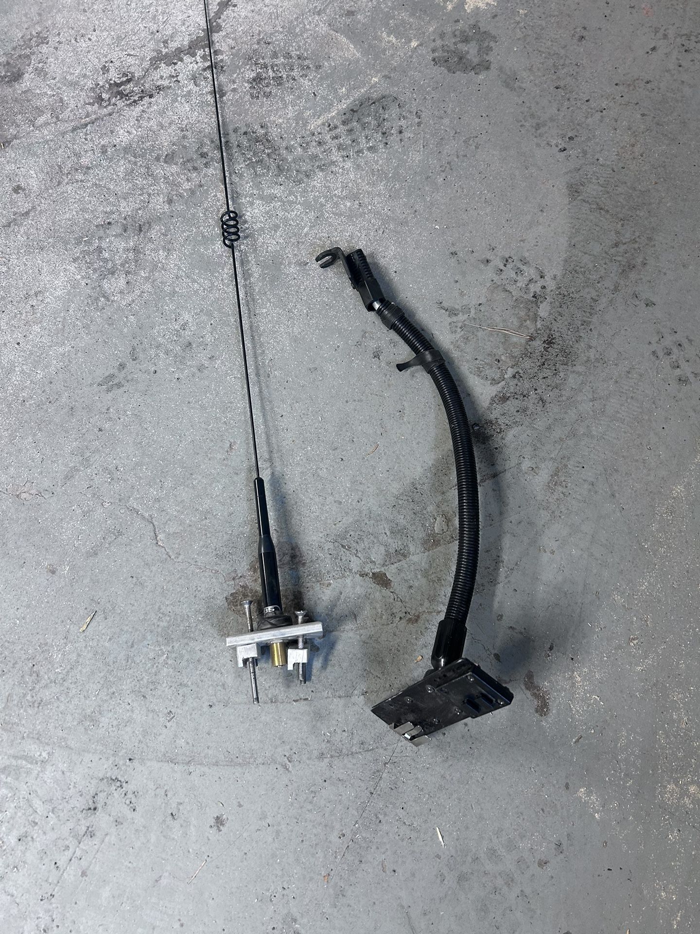 Radio/cb Bracket /antenna 