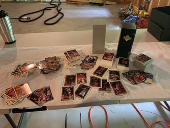 Various early 90s basketball cards