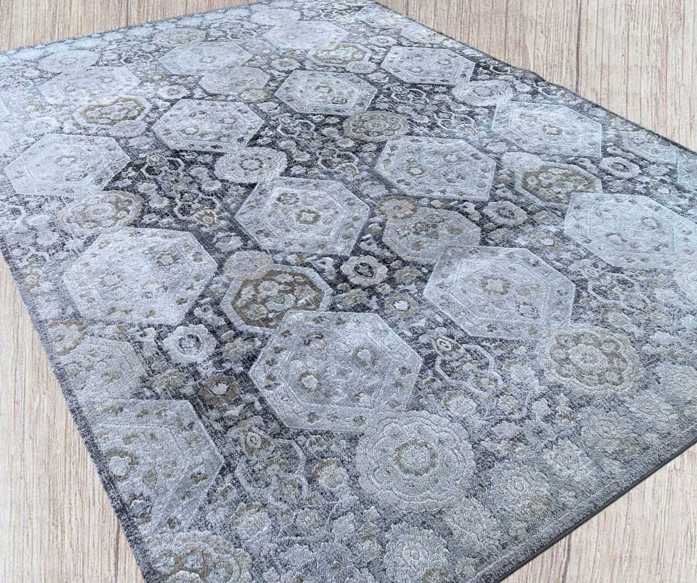 Minoa 7’10x10x2 Area Rug