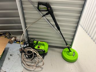 GreenWorks  1900 PSI 1.2 GPM Cold Water Electric Pressure Washer, 11" Surface Cleaner and Soap Applicator Combo Kit