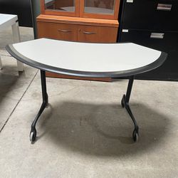 Rolling Office Computer Table!! Only $40!