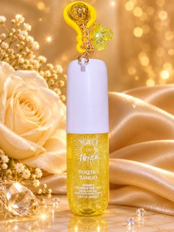 Body mist with shimmer
