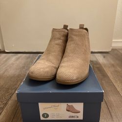womens universal thread boots size 7