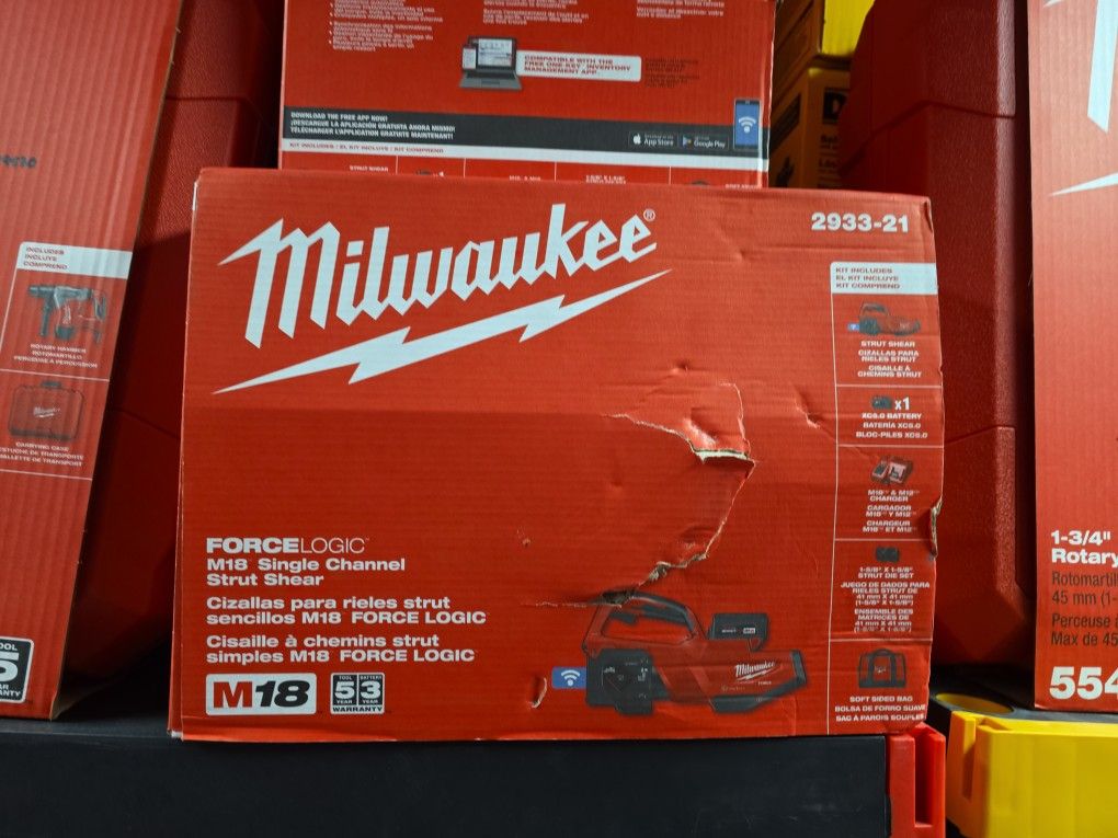 Milwaukee
M18 18V Lithium-Ion Brushless Cordless FORCE LOGIC Single Channel Strut Shear Kit