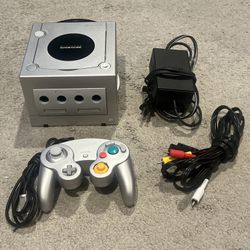 Nintendo Gamecube Game Console DOL-101 Platinum Silver OEM Cords Controller