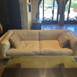 Modern Leather Sofa        9k Retail !!! 