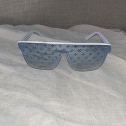Louis Vuitton Sun Glasses 