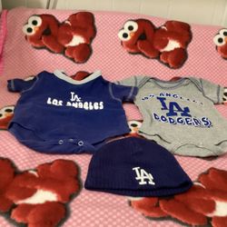 Infants Dodgers Onesies Size 0-3 And Beanie 