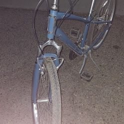 Globe Bicycle 21 Speed Semi Used Only Rode A Handful Of Times 