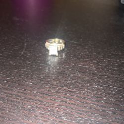 Women’s Wedding Ring 10kt 