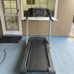 Treadmill 