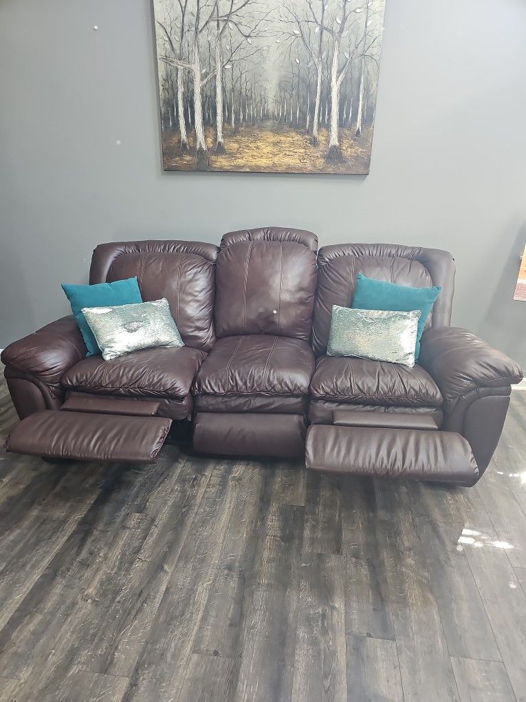 Raymour & FLANINGAN LEATHER RECLINING COUCH