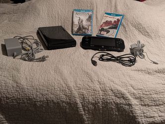 Nintendo Wii U Console Bundle with 2 Games