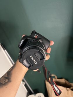 Canon Rebel T7 Camera