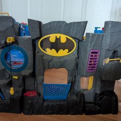Batman Bat Cave Tower Toy Fisher Price Fold Up Play Set.