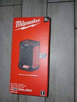 Milwaukee m12 radio charger