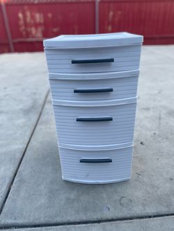 Plastic dresser