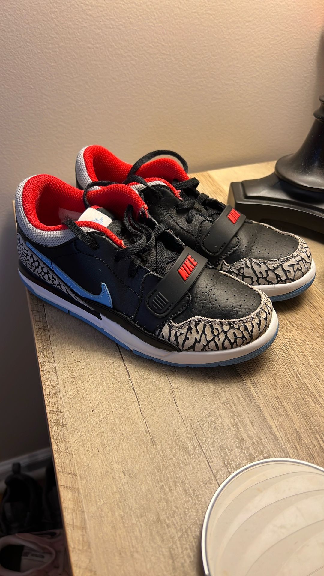 Boys Nike Air Jordan Shoes Size 1.5Y
