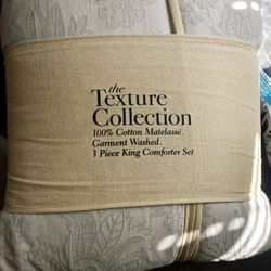 3 Piece King Comforter Set gray Brand New