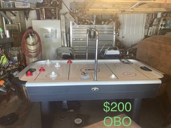 Air Hockey Table