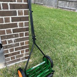 Manual Lawnmower 16”