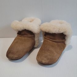Ugg Boots Erin Brown Baby Toddler 04/05 Months Sheepskin Booties.