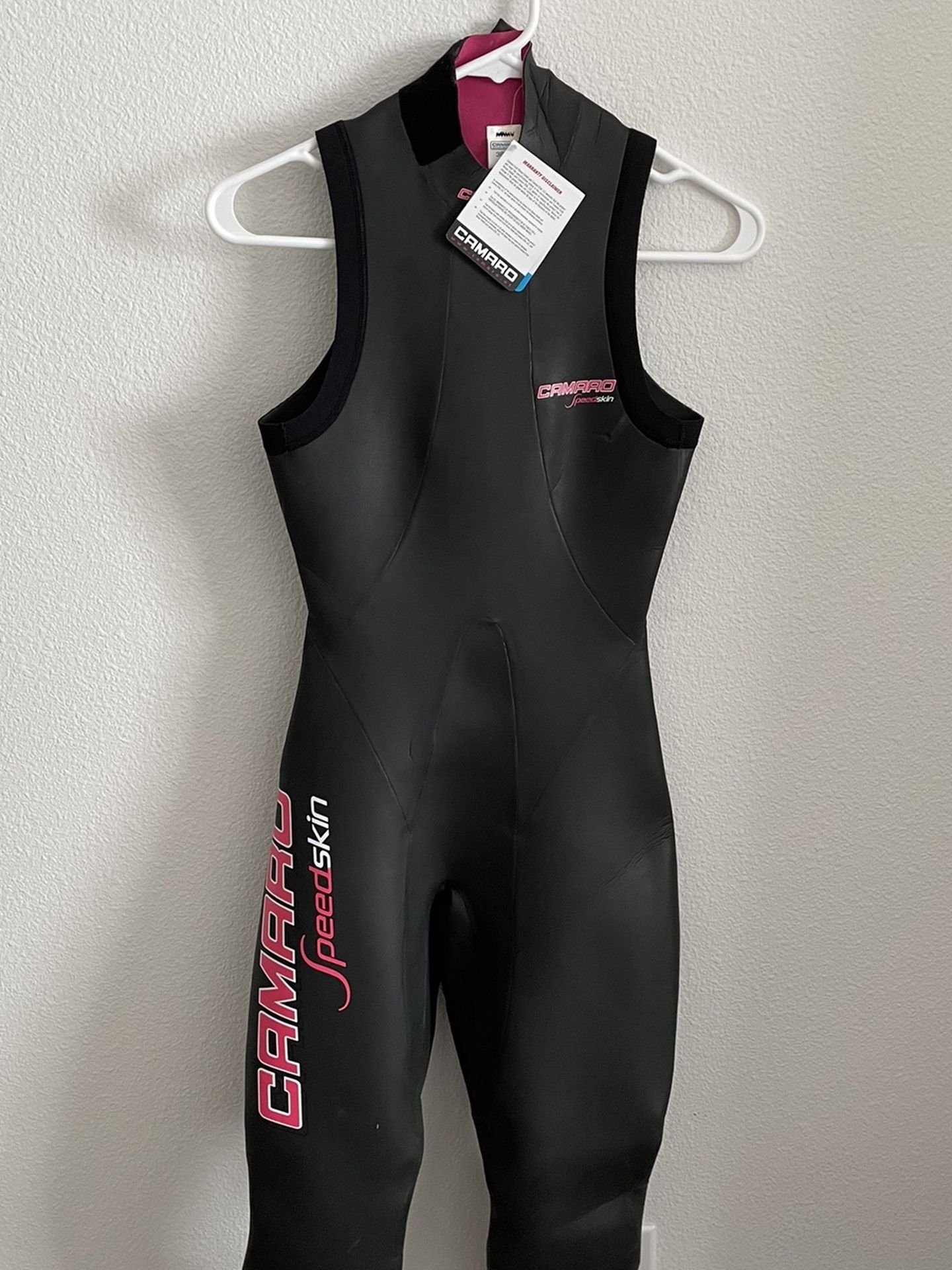 NWT New Woman’s Size XS Wetsuit Camaro