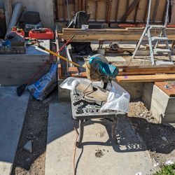 Makita 10"  Mitter Saw