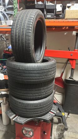 Set 4 used tires Pirelli 215/50/17 firm price,,,
