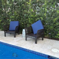 Set Of 2 Outdoor Acacia Wood Chairs With Cushions