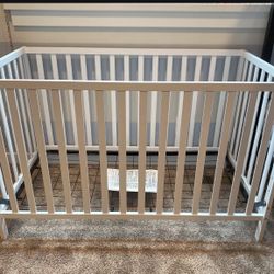 White Baby/toddler Crib