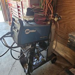 MILLERMATIC 141 MIG WELDER 