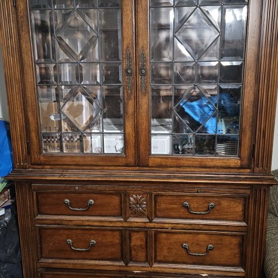 Used Havertys China Cabinet 