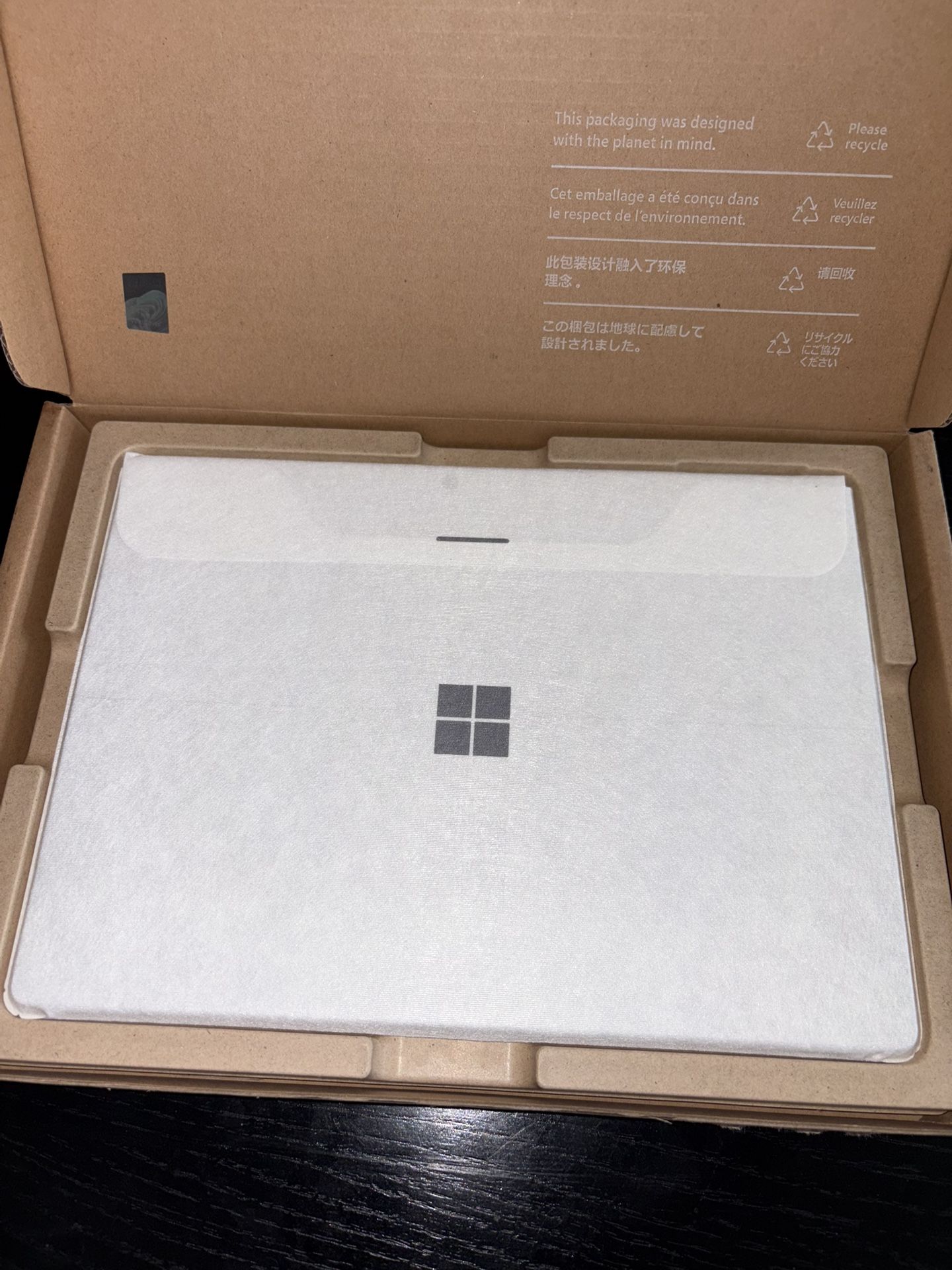 Microsoft Surface Pro 10 w/ 5G | Ultra 7 | 16GB RAM | 256GB SSD 🚨