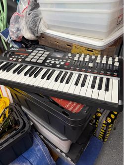 Akai mpk 49 keyboard