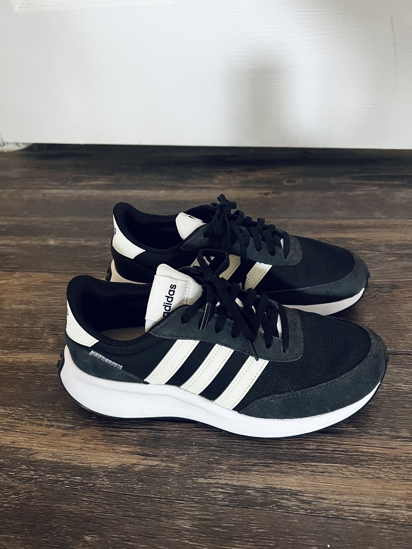 Women’s adidas Run 70s Sneaker 