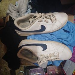 Men's Nike Shoes Size 10.5