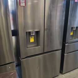 New  36-inch W 31 cu. ft. French Door Refrigerator with 4 types of Ice in PrintProof Stainless Ste