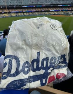Jackie Robinson Jersey XL Los Angeles Dodgers 42 Brand New Never Opened