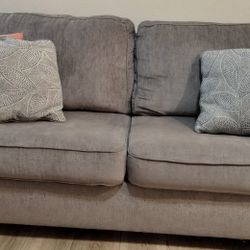 Living Room Set (Couch + Chair) Ashley Altari   