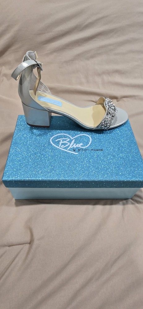 BRAND NEW ! Blue By Betsy Johnson. Silver Mel Wedding Shoes
