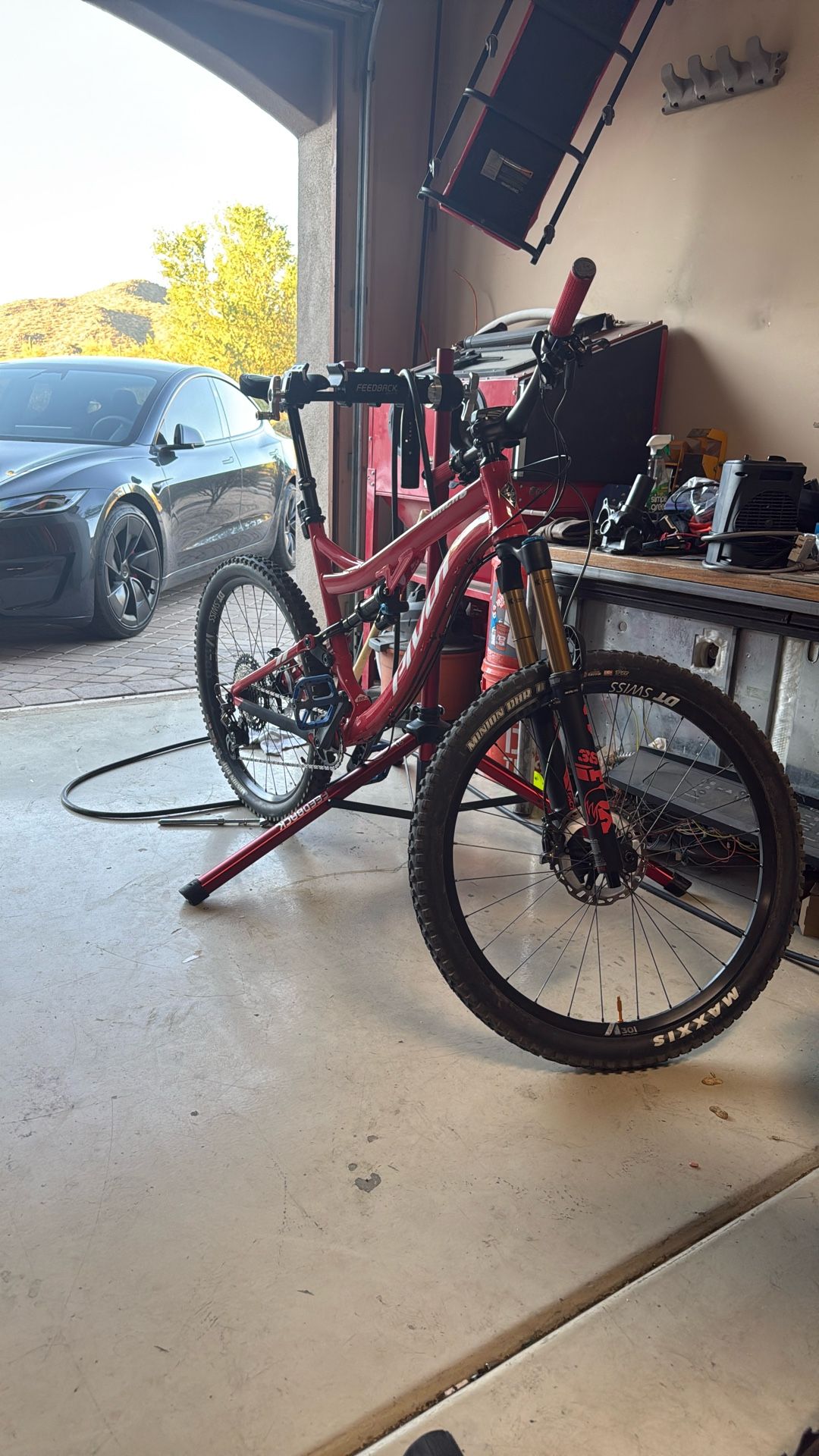 2020 Pivot Mach 6. XL