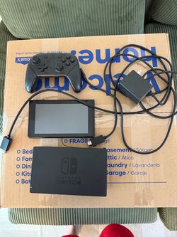 Nintendo Switch V1 HAC-001 Unpatched Launch Model + Dock + Pro Controller