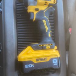 DEWALT IMPACT WRENCH ==20v Battery 8 Ah new