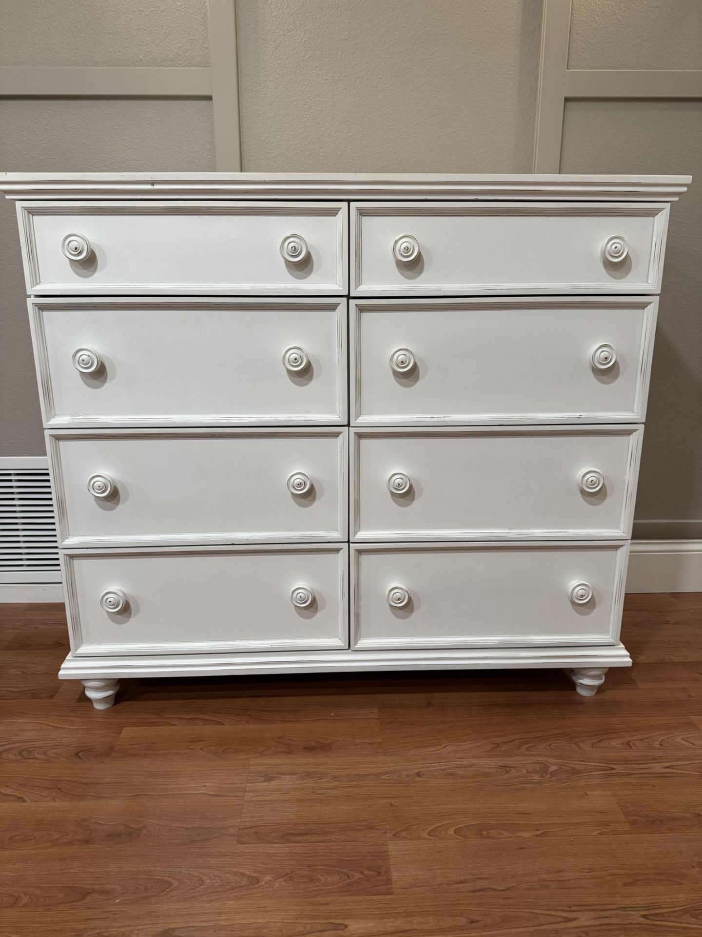 8 Drawer Dresser