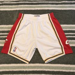 Mitchell & Ness Cavaliers Swingman Shorts, Size Large