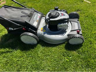 Murray Hi Wheel Push Mower 140cc w/21” Cut. Like New. Must Pick Up